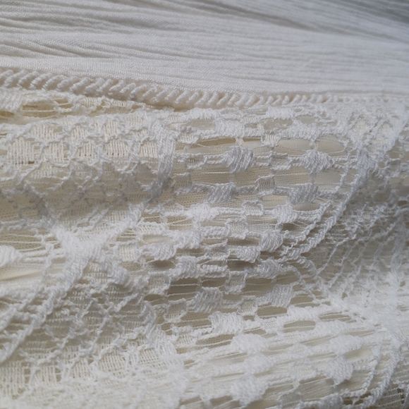 ⚠️SOLD⚠️Cold Shoulder Dress - Picture 9 of 9